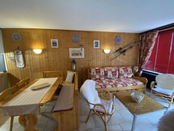 https://aminona.com/images/ezrealty/properties/cd1b05db3cce8eb85e305c606508925f.jpeg